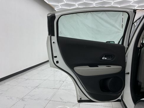 Used 2020 Honda HR-V LX image 24