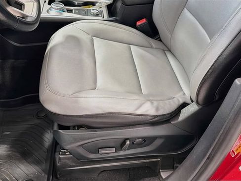 Used 2021 Ford Explorer XLT w/ Equipment Group 202A AWD/4WD image 17