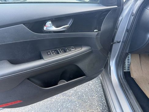 Used 2023 Kia Forte GT-Line w/ GT-Line Premium Package image 18