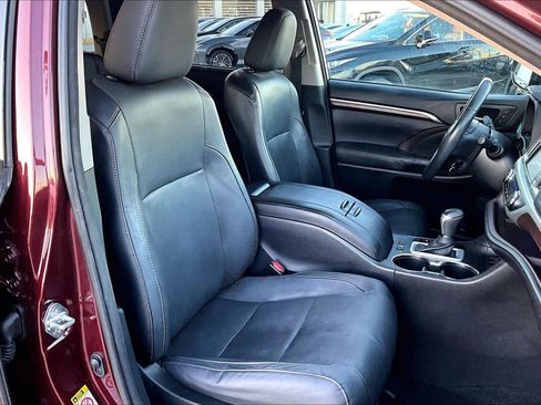 Used 2015 Toyota Highlander Limited image 8