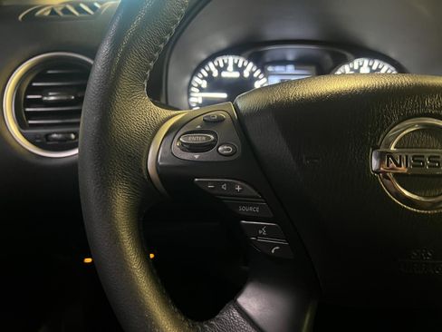 Used 2017 Nissan Pathfinder SL w/ SL Premium Package image 13