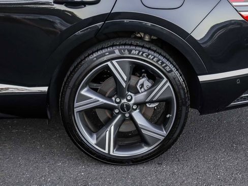 Used 2025 Genesis GV80 3.5T Prestige image 12