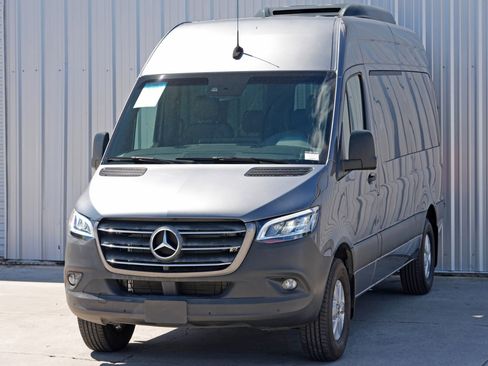 Used 2023 Mercedes-Benz Sprinter 2500 image 46