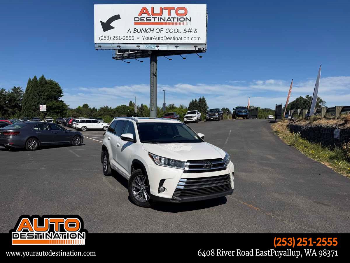 Used 2017 Toyota Highlander SE AWD/4WD image 1