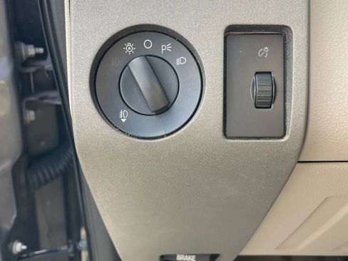 Used 2009 Ford F350 Lariat image 23