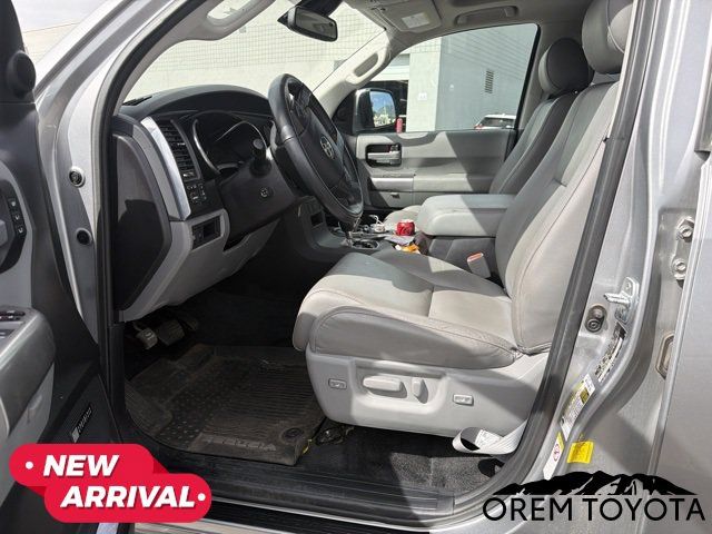 Used 2018 Toyota Sequoia Limited w/ Safety & Convenience Package AWD/4WD image 20