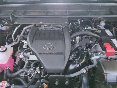 Certified 2024 Toyota Highlander LE FWD image 23