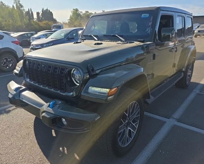 Used 2024 Jeep Wrangler High Altitude AWD/4WD image 2