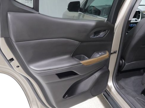 Used 2023 GMC Acadia SLE AWD/4WD image 19