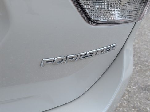 Used 2023 Subaru Forester Premium image 16