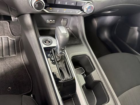 Used 2022 Nissan Sentra SV FWD image 17