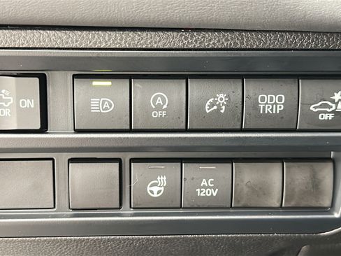 Used 2026 Toyota Tundra Platinum AWD/4WD image 30