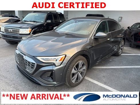 Used 2024 Audi Q8 e-tron Premium Plus image 1