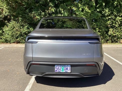 Used 2026 Tesla Model Y AWD image 22