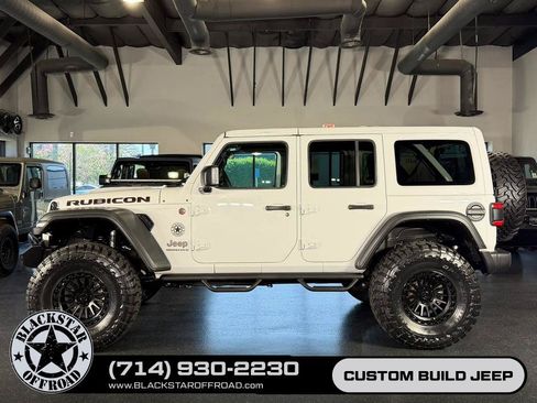 Used 2025 Jeep Wrangler Unlimited Rubicon AWD/4WD image 9