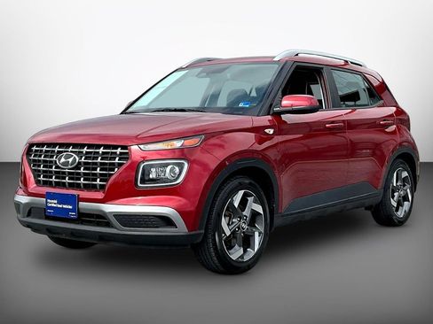 Certified 2023 Hyundai Venue Limited w/ Cargo Package FWD image 3