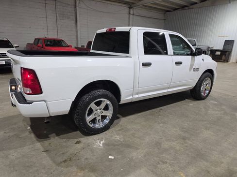 Used 2018 RAM 1500 Express AWD/4WD image 17