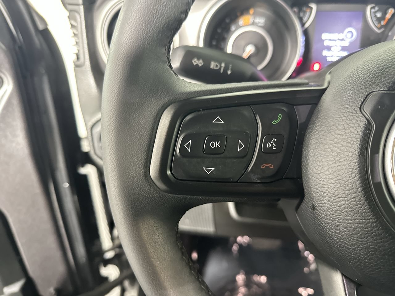 Used 2023 Jeep Wrangler Sport AWD/4WD image 6