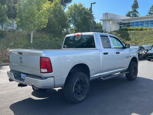 Used 2017 RAM 1500 Express w/ Express Value Package AWD/4WD image 4