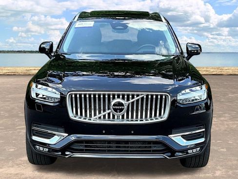 Used 2024 Volvo XC90 B6 Ultimate w/ Lounge Package AWD/4WD image 2