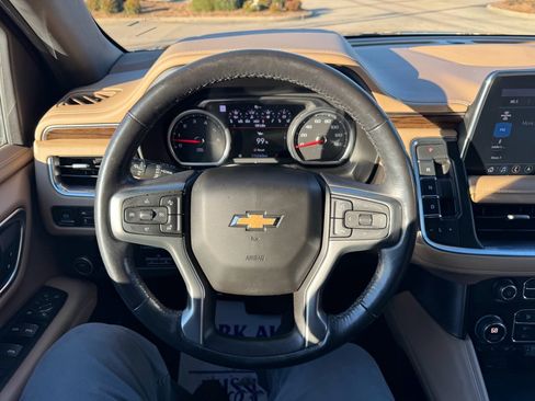 Used 2021 Chevrolet Tahoe Premier w/ Premium Package image 21