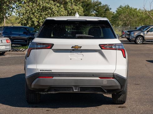 Used 2026 Chevrolet Equinox LT w/ Convenience Package II image 4