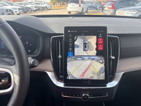 Certified 2025 Volvo XC90 B6 Plus image 27