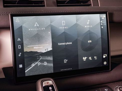 Used 2025 Land Rover Defender 110 S image 22