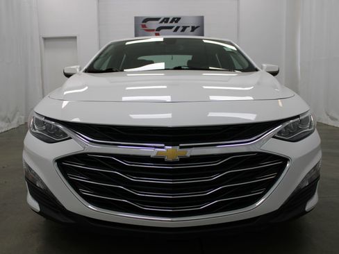 Used 2023 Chevrolet Malibu LT image 2