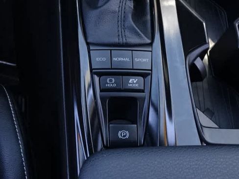 Used 2025 Toyota Camry SE FWD image 34