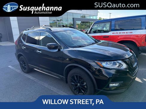 Used 2018 Nissan Rogue SV w/ Premium Package AWD/4WD image 1