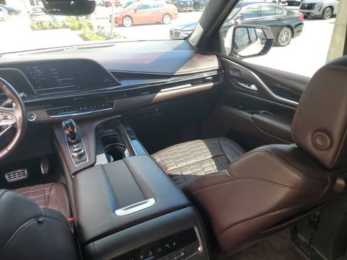 Used 2023 Cadillac Escalade V w/ LPO, ONYX Package AWD/4WD image 21