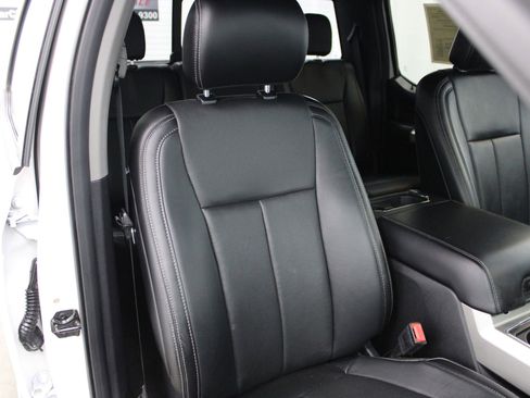 Used 2018 Ford F150 Lariat w/ Max Trailer Tow Package image 30