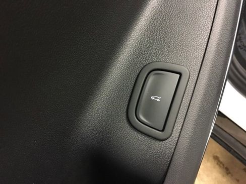 Used 2024 Chevrolet Traverse RS w/ LPO, Floor Liner Package image 40