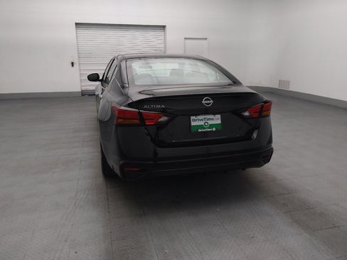 Used 2024 Nissan Altima 2.5 S FWD image 6