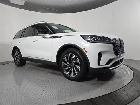 New 2026 Lincoln Aviator Premiere image 2