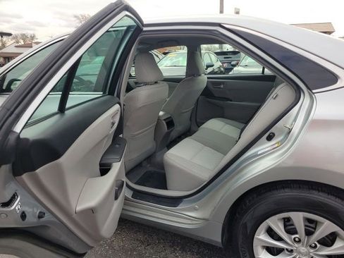 Used 2015 Toyota Camry LE image 24