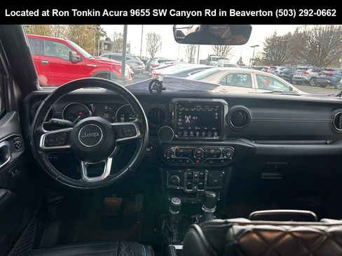 Used 2022 Jeep Wrangler Unlimited Sahara image 13