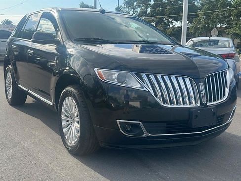 Used 2014 Lincoln MKX AWD w/ Equipment Group 101A image 2