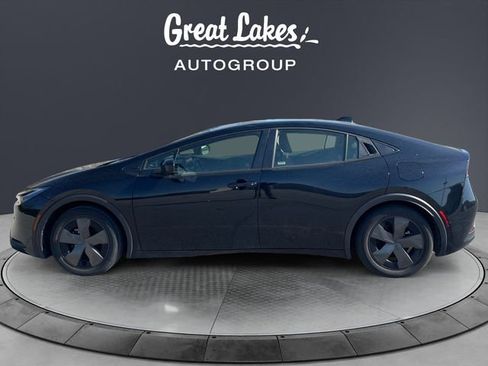 Used 2024 Toyota Prius LE FWD image 2