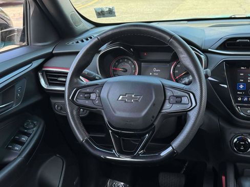 Used 2022 Chevrolet TrailBlazer RS w/ Technology Package image 35