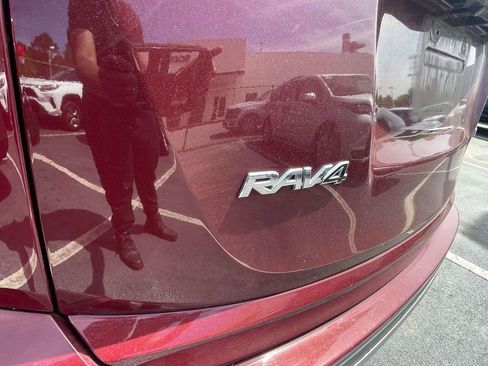 Used 2018 Toyota RAV4 Limited image 23