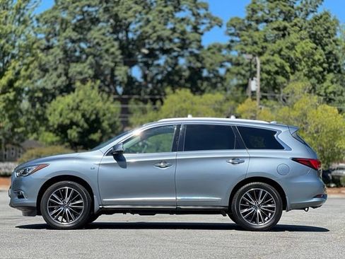 Used 2017 INFINITI QX60 Luxe w/ Deluxe Technology Package AWD/4WD image 8