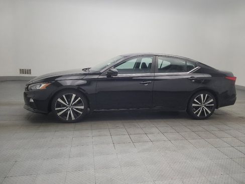 Used 2020 Nissan Altima 2.5 SR w/ Premium Package FWD image 2