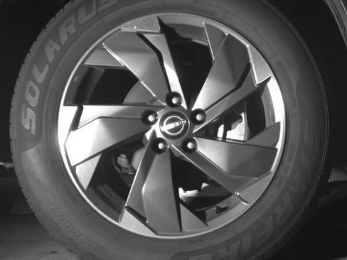 Used 2025 Nissan Rogue SV image 13