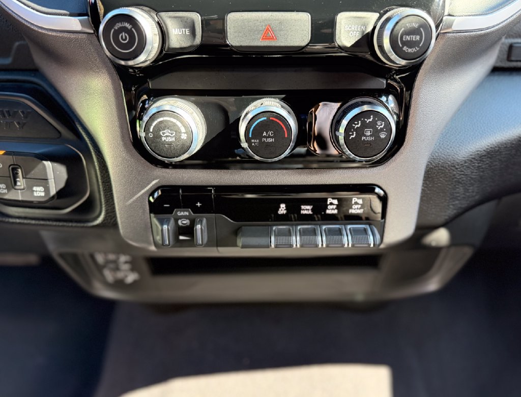 Used 2025 RAM 2500 Big Horn AWD/4WD image 27