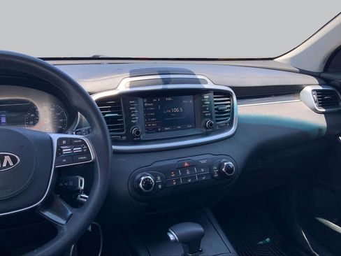 Used 2020 Kia Sorento L FWD image 7