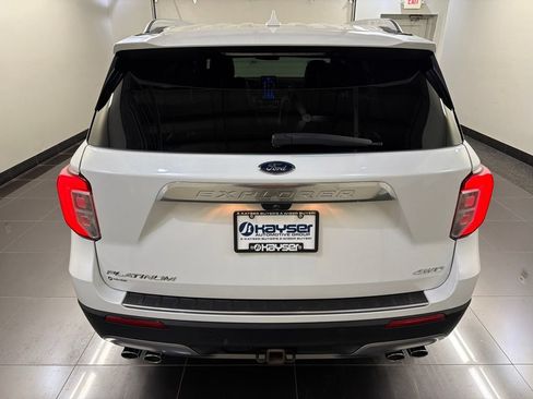Certified 2023 Ford Explorer Platinum w/ Technology Package AWD/4WD image 5