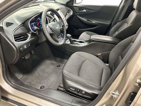 Used 2023 Chevrolet Malibu LT FWD image 11
