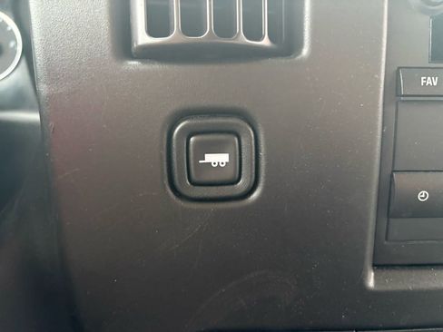 Used 2019 Chevrolet Express 3500 Extended w/ Driver Convenience Package RWD image 16